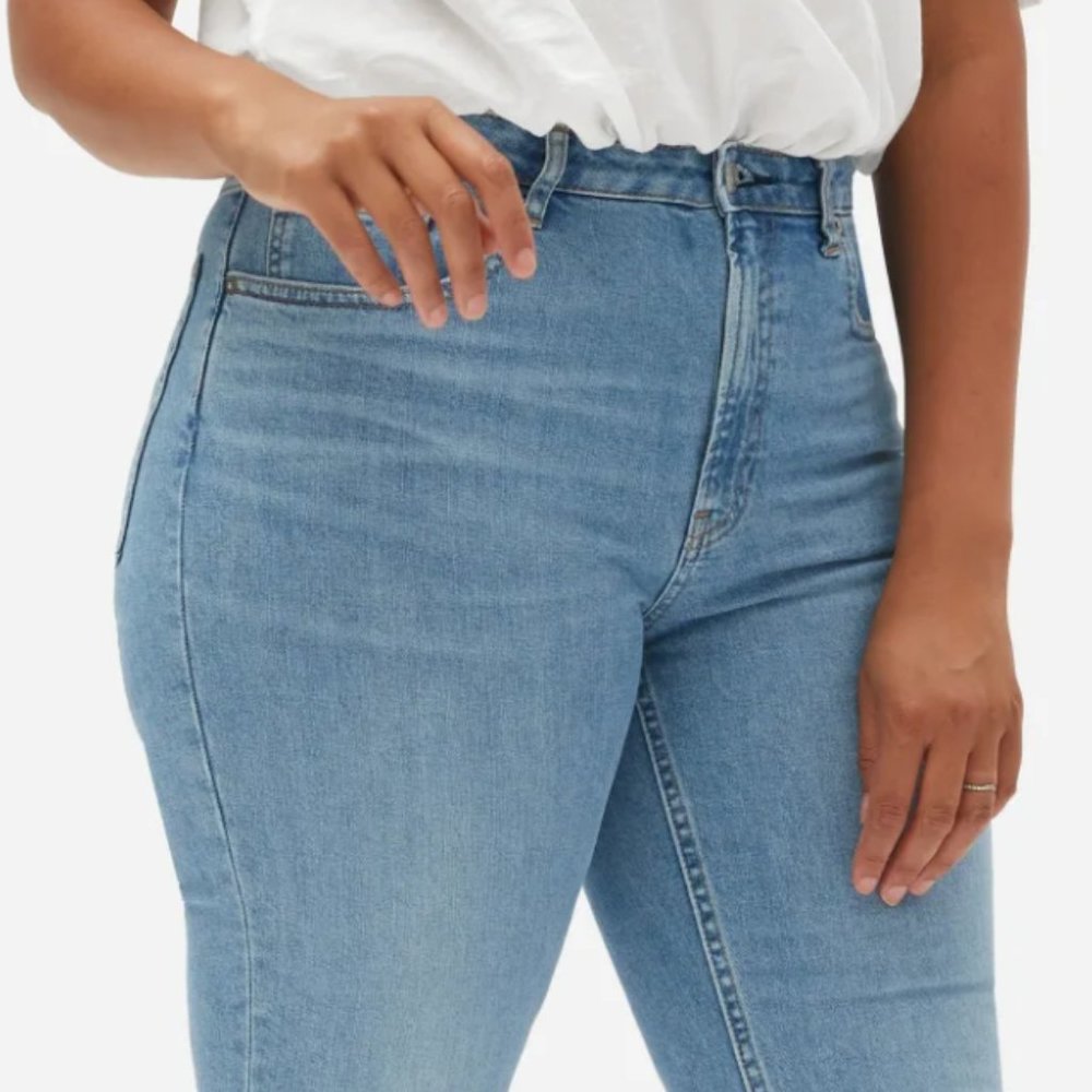 Everlane Curvy Cheeky Straight Jean, Size 35